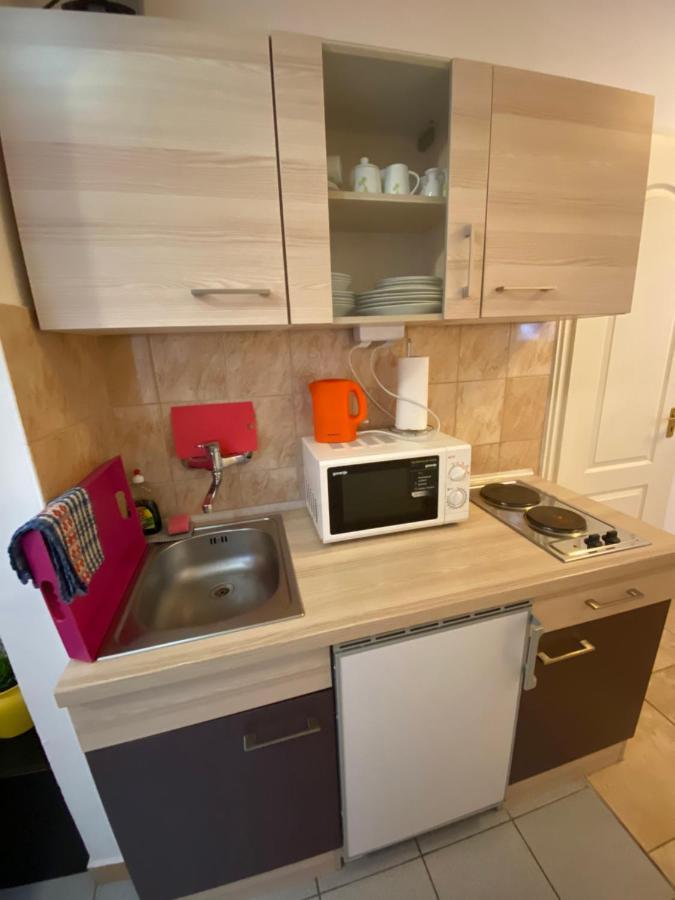 Apartment And Rooms Heart Of The City Budapest Eksteriør billede