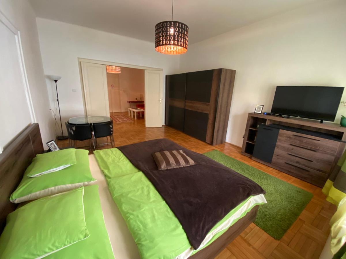 Apartment And Rooms Heart Of The City Budapest Eksteriør billede