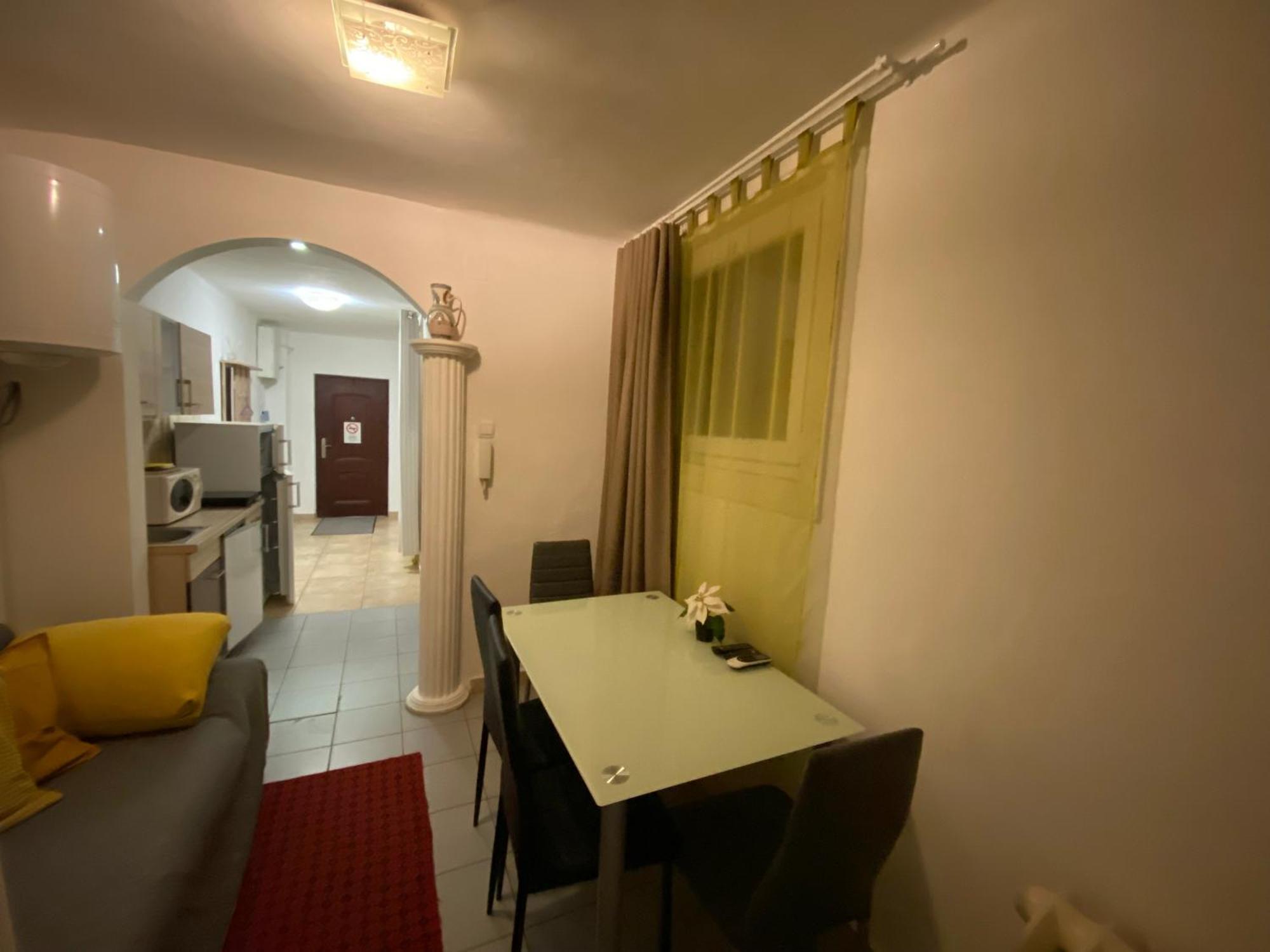 Apartment And Rooms Heart Of The City Budapest Eksteriør billede
