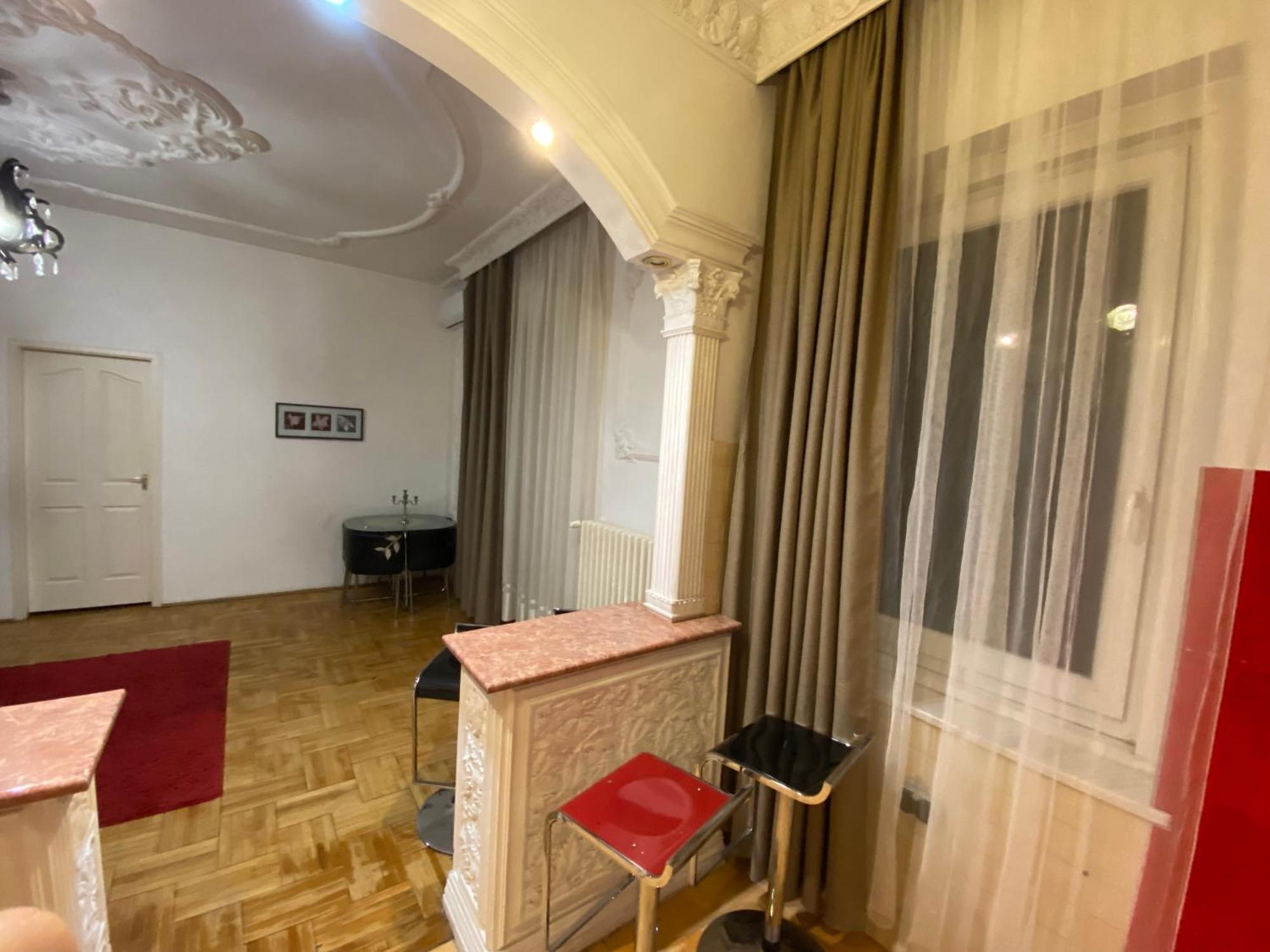 Apartment And Rooms Heart Of The City Budapest Eksteriør billede
