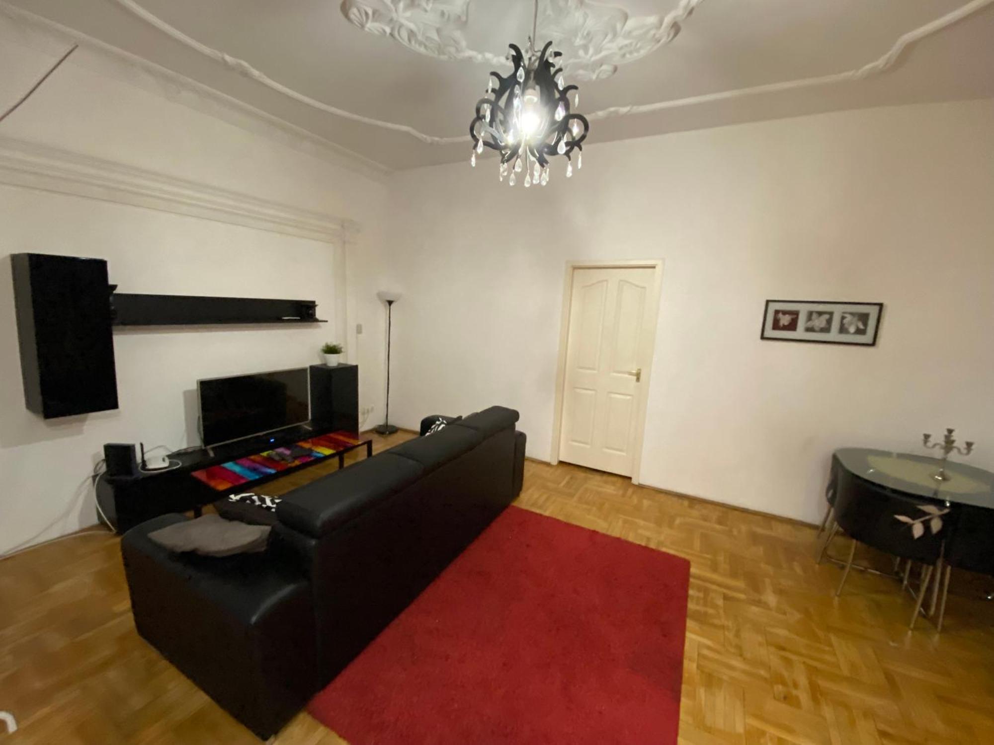 Apartment And Rooms Heart Of The City Budapest Eksteriør billede