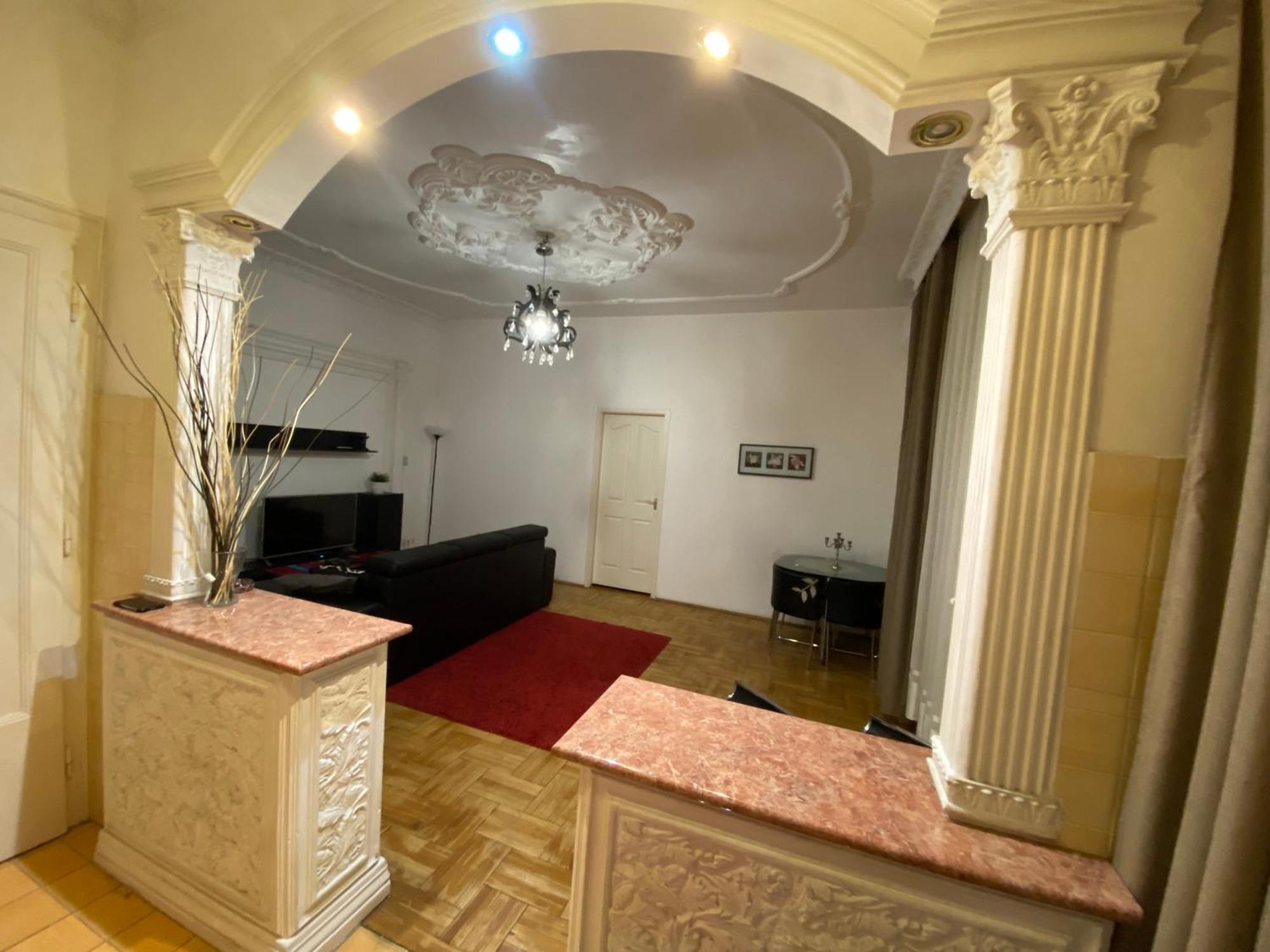 Apartment And Rooms Heart Of The City Budapest Eksteriør billede