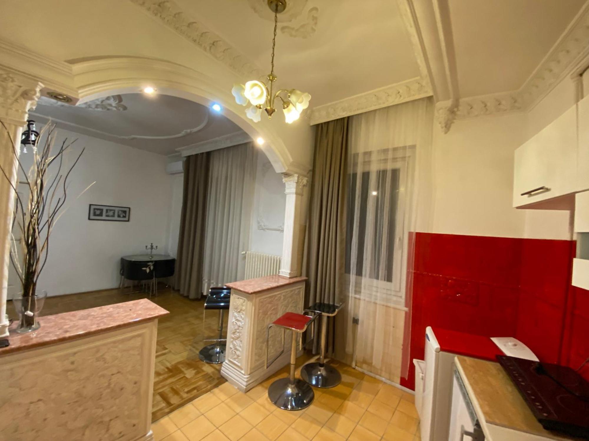 Apartment And Rooms Heart Of The City Budapest Eksteriør billede