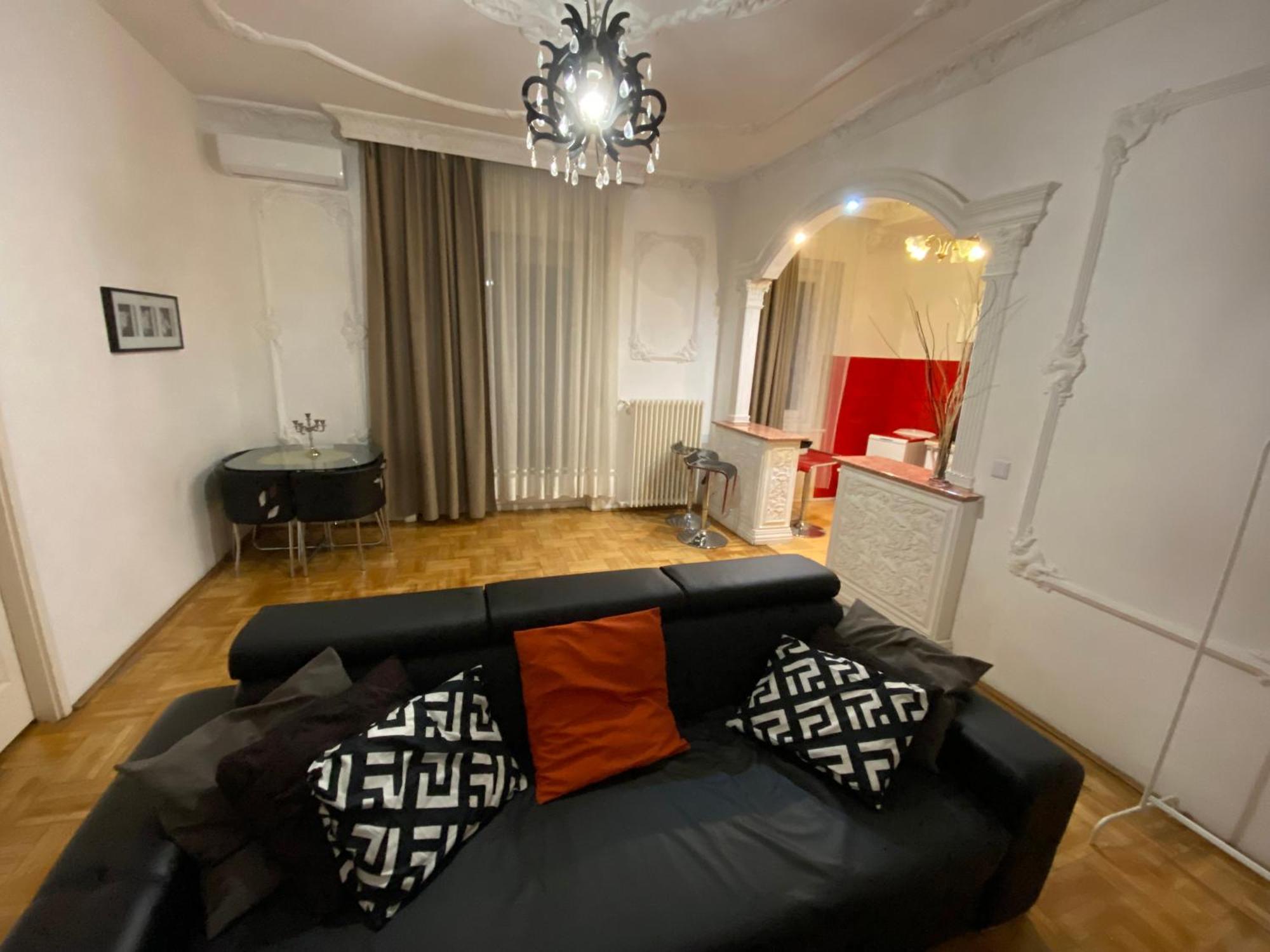 Apartment And Rooms Heart Of The City Budapest Eksteriør billede