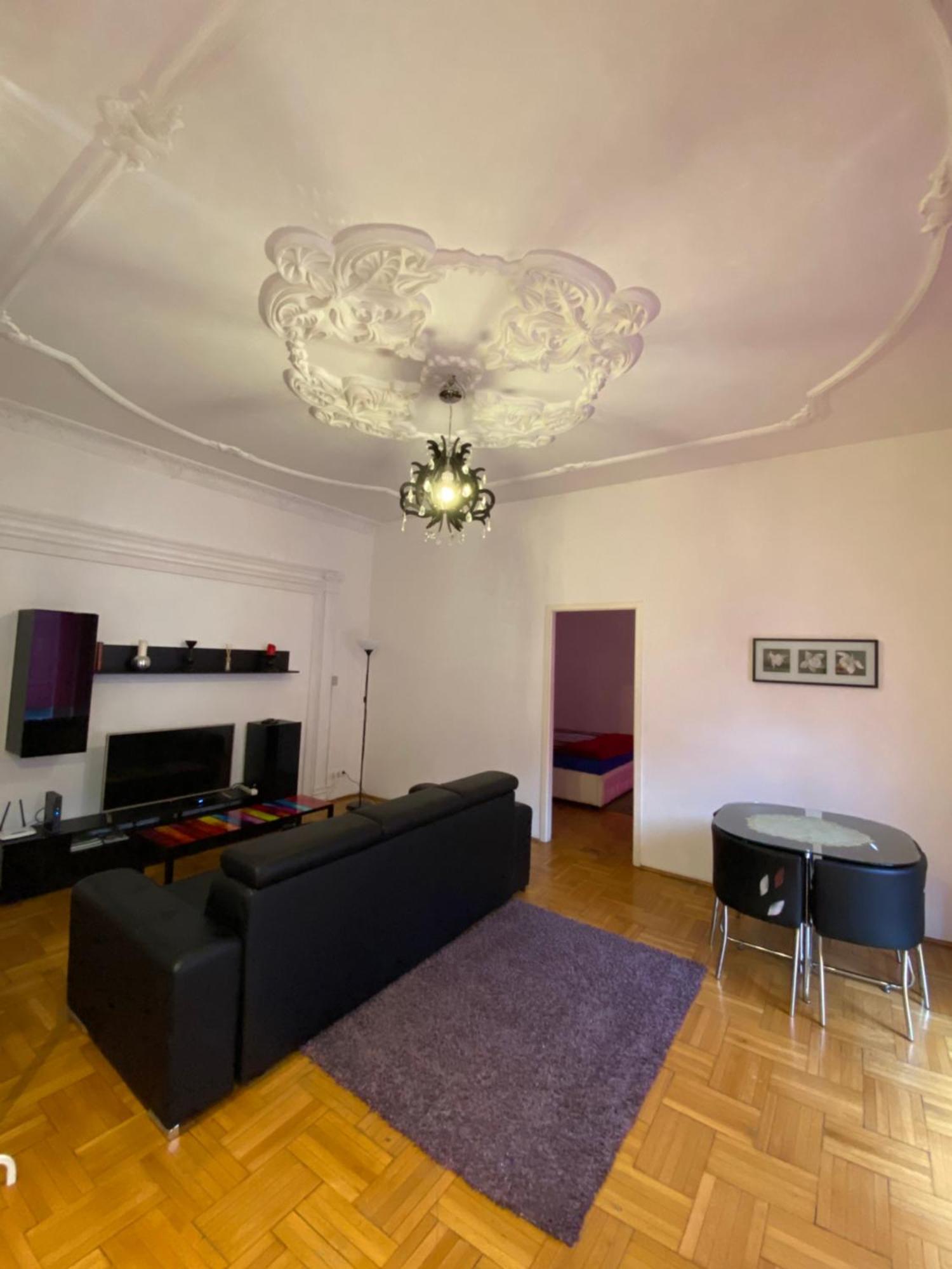 Apartment And Rooms Heart Of The City Budapest Eksteriør billede