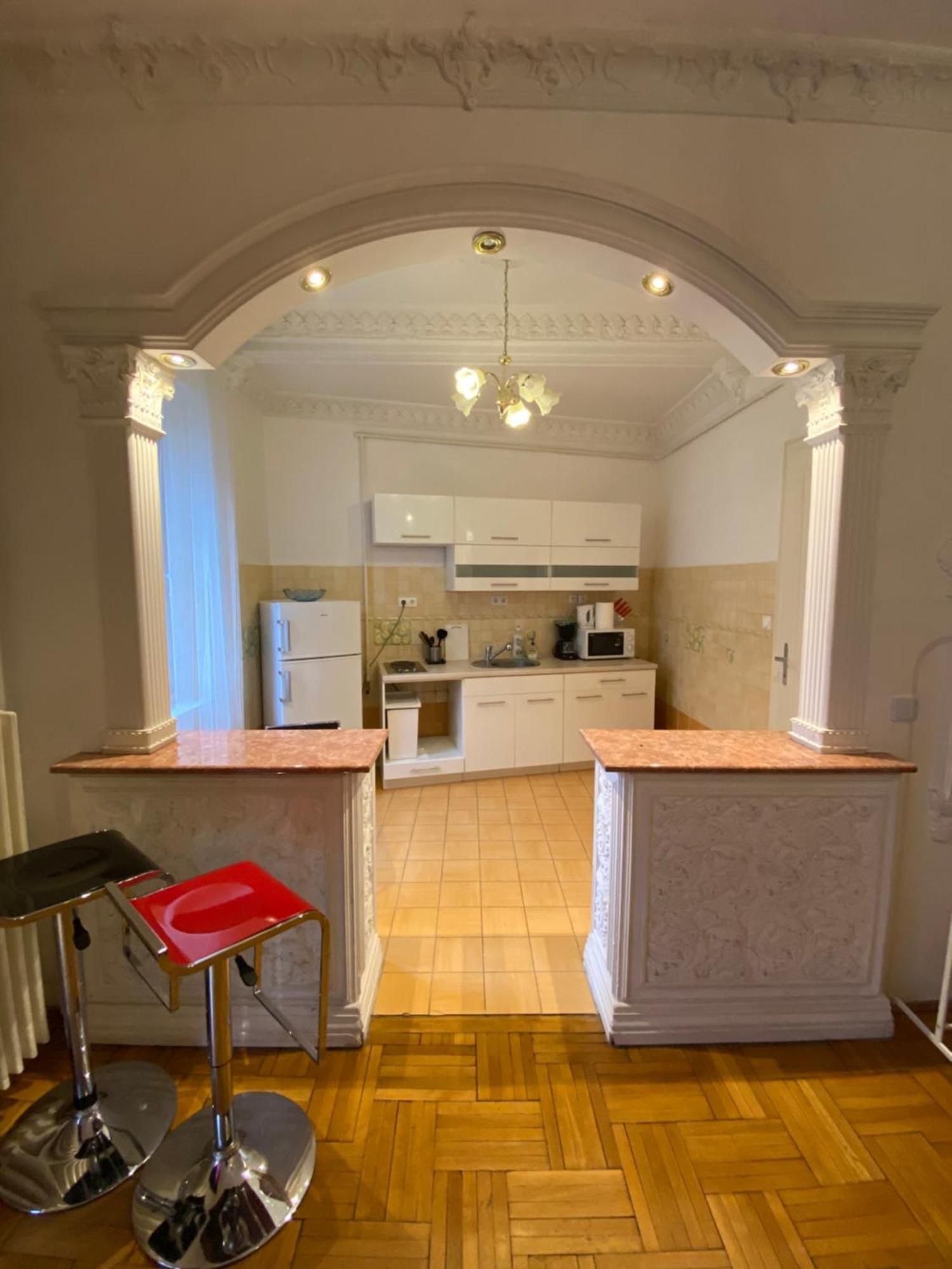 Apartment And Rooms Heart Of The City Budapest Eksteriør billede