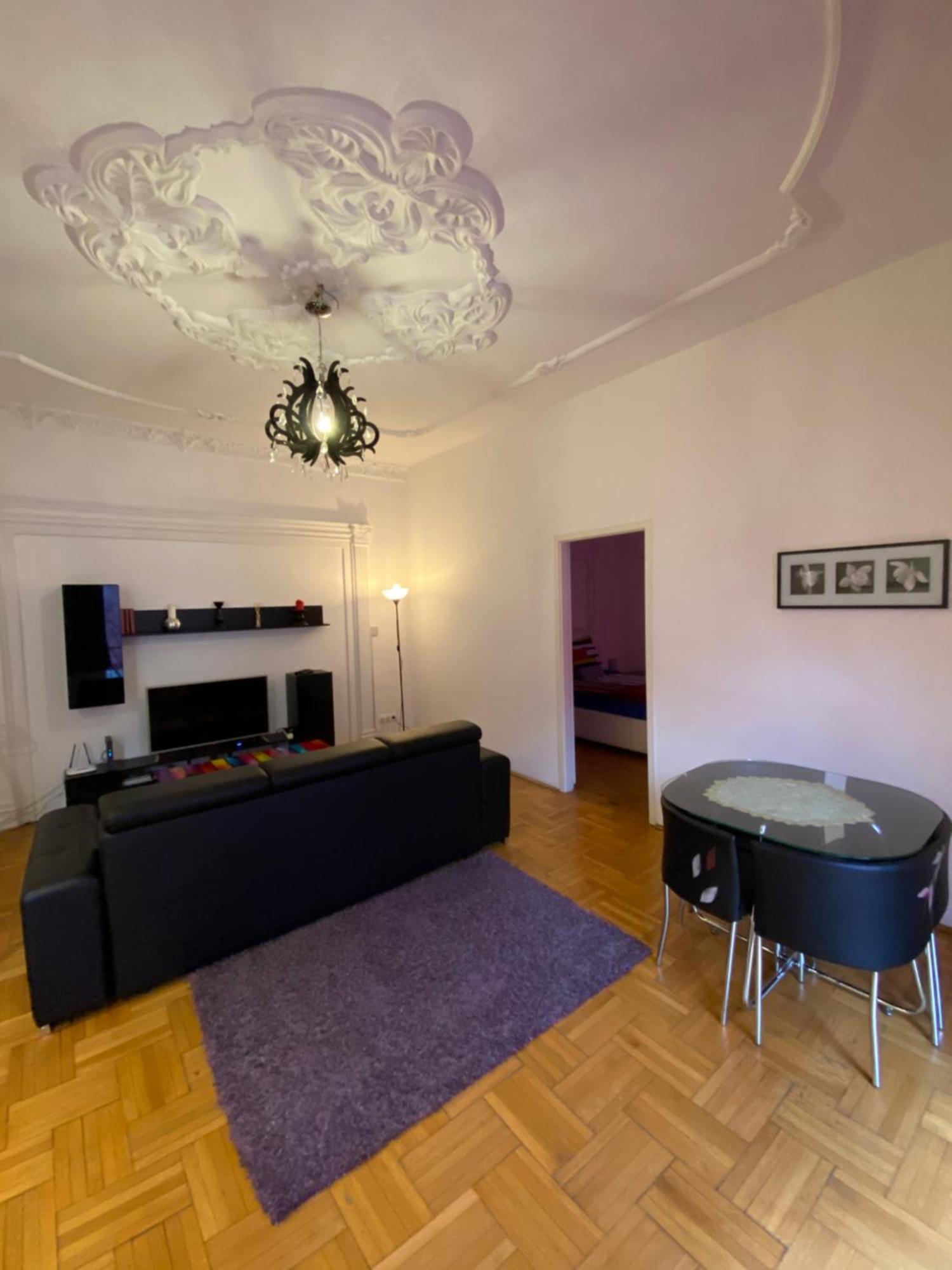 Apartment And Rooms Heart Of The City Budapest Eksteriør billede