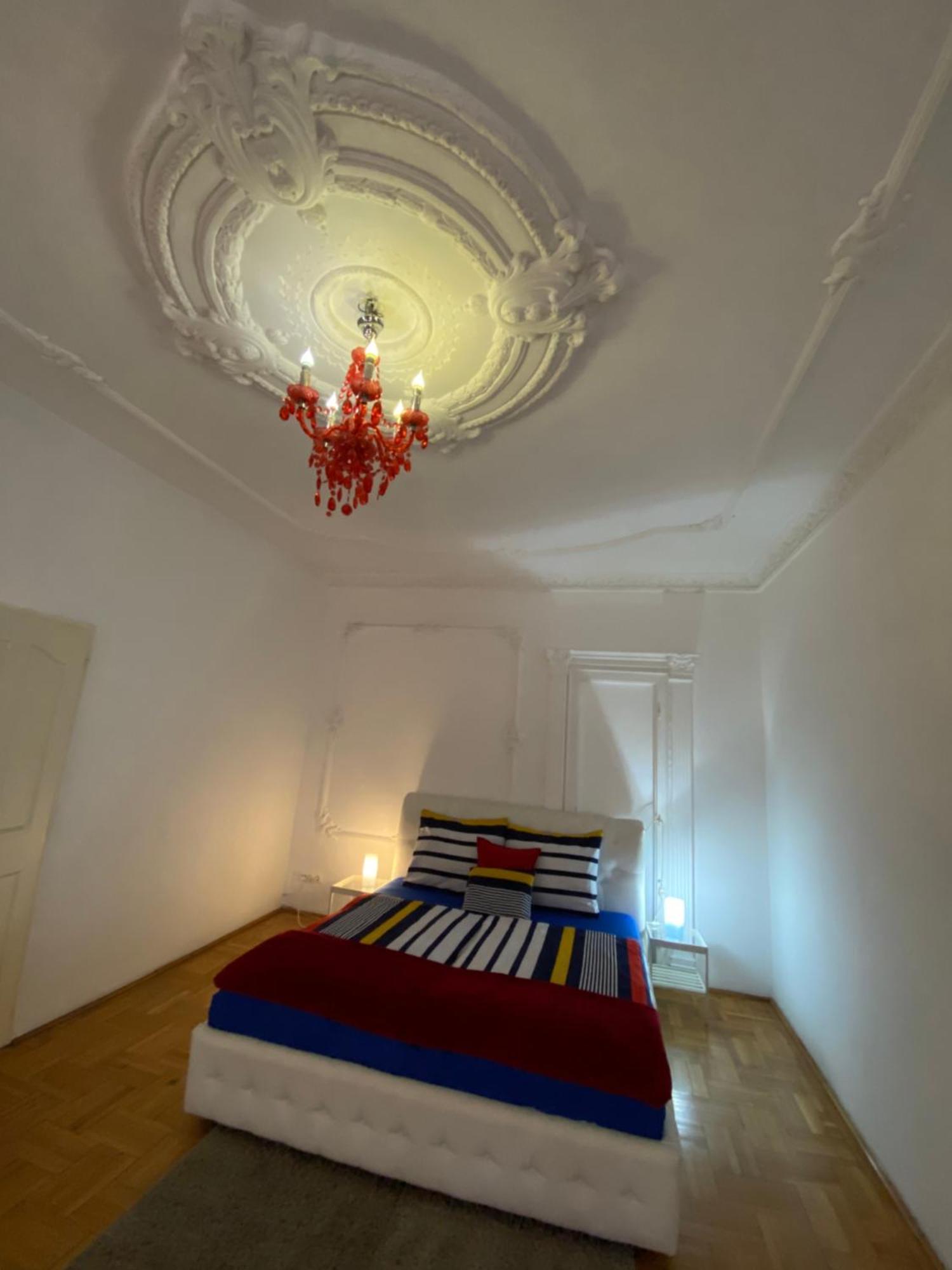 Apartment And Rooms Heart Of The City Budapest Eksteriør billede