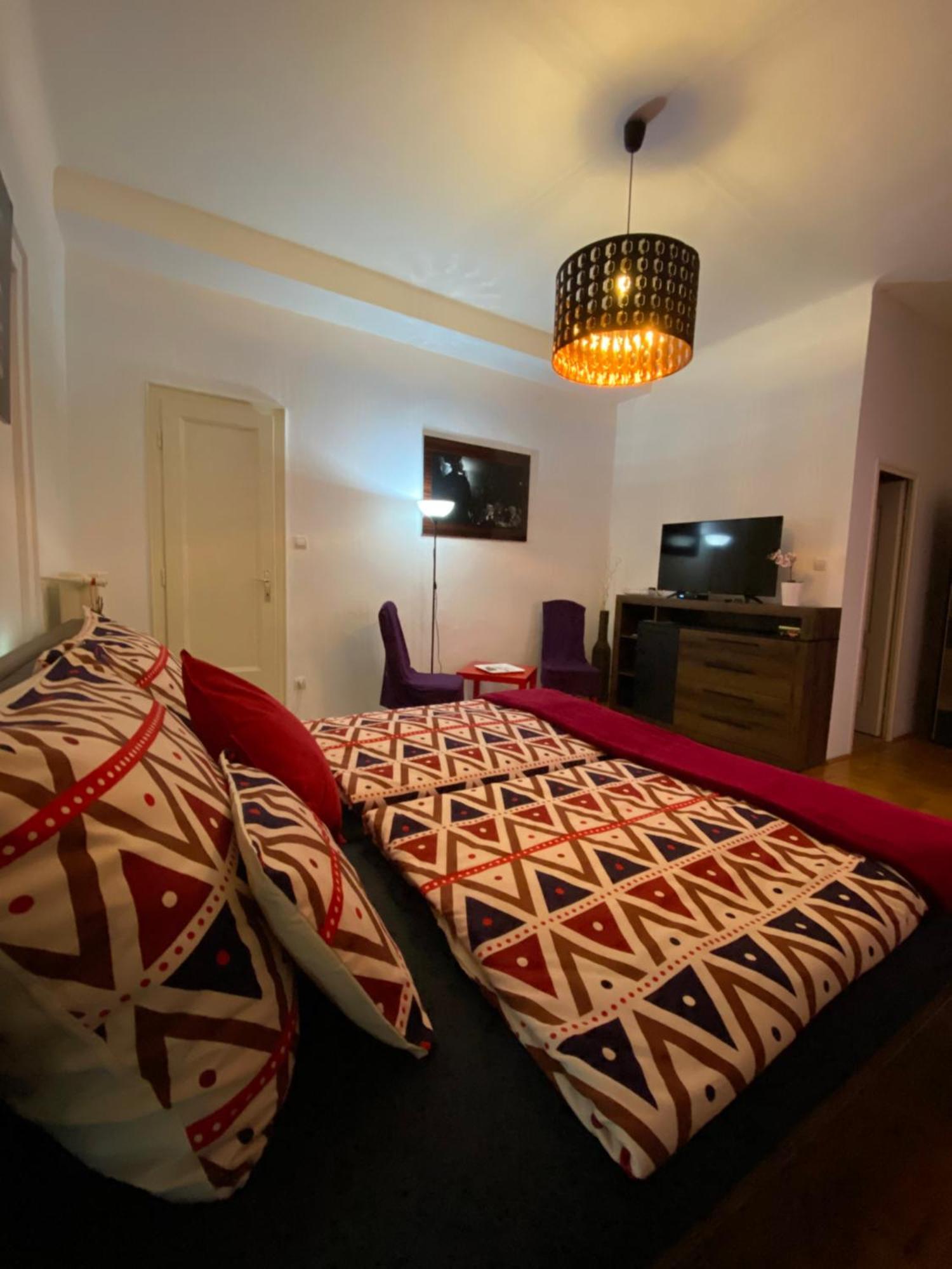 Apartment And Rooms Heart Of The City Budapest Eksteriør billede