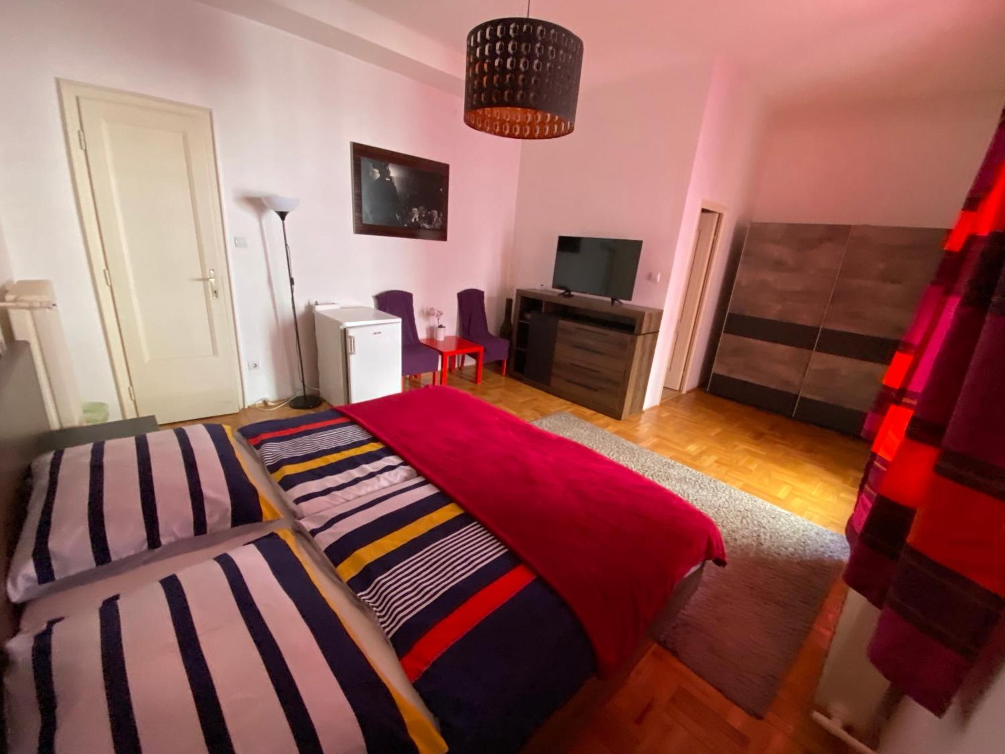 Apartment And Rooms Heart Of The City Budapest Eksteriør billede