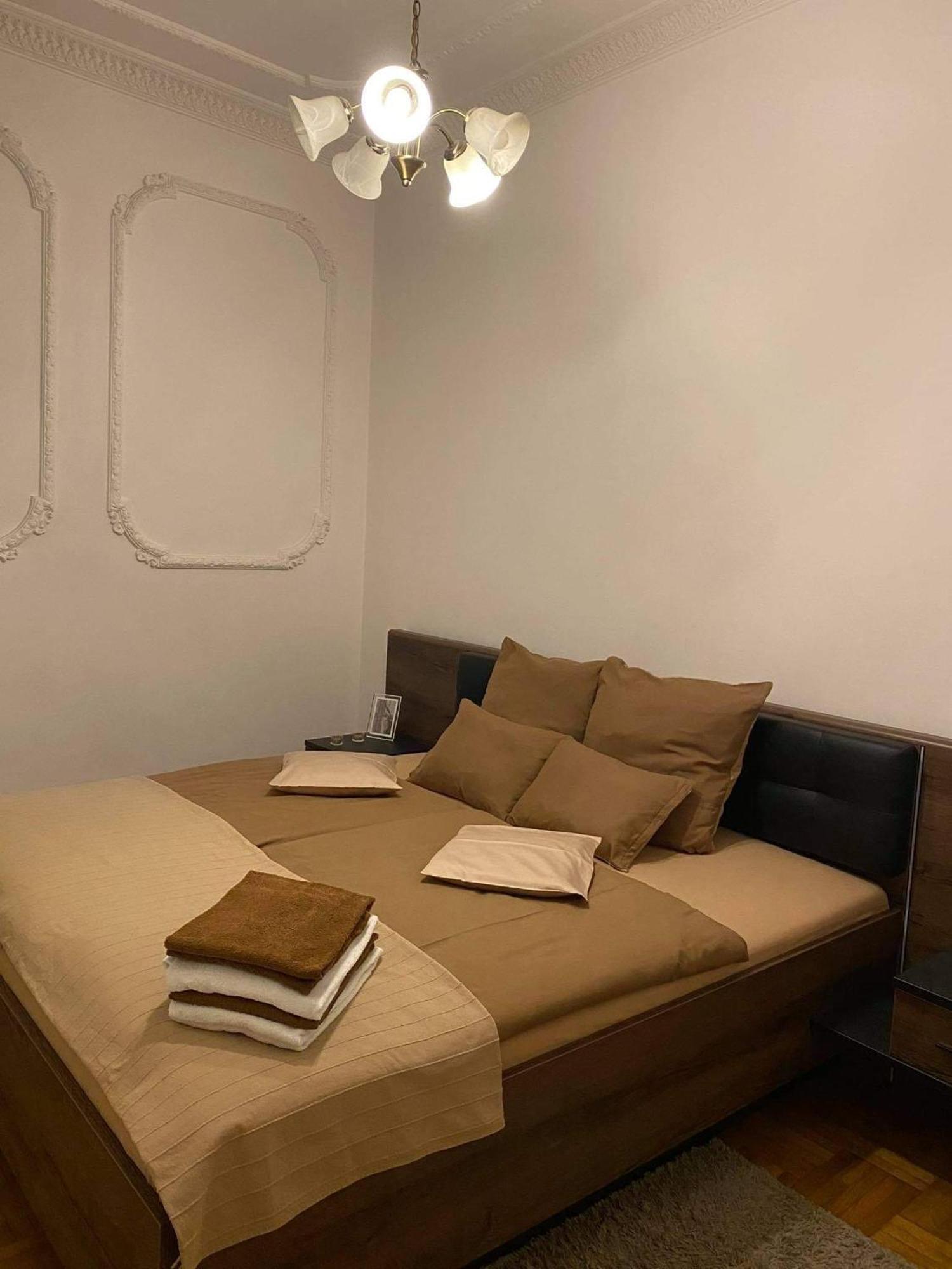 Apartment And Rooms Heart Of The City Budapest Eksteriør billede