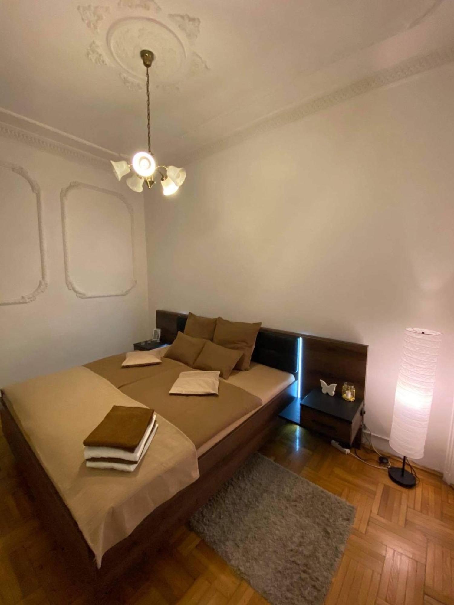 Apartment And Rooms Heart Of The City Budapest Eksteriør billede