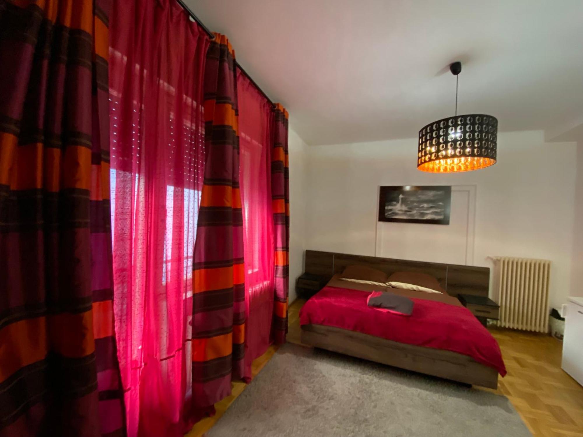 Apartment And Rooms Heart Of The City Budapest Eksteriør billede