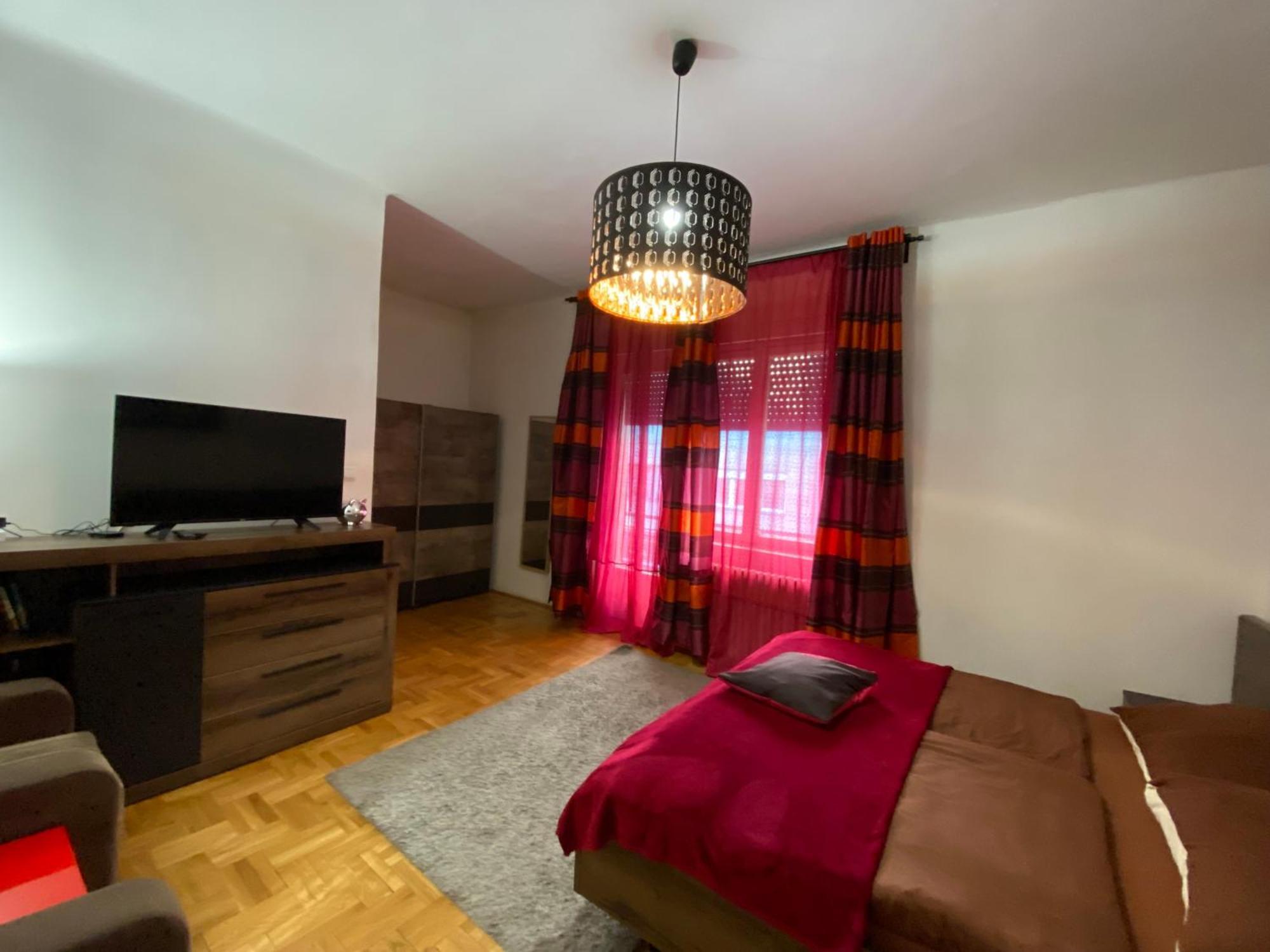 Apartment And Rooms Heart Of The City Budapest Eksteriør billede